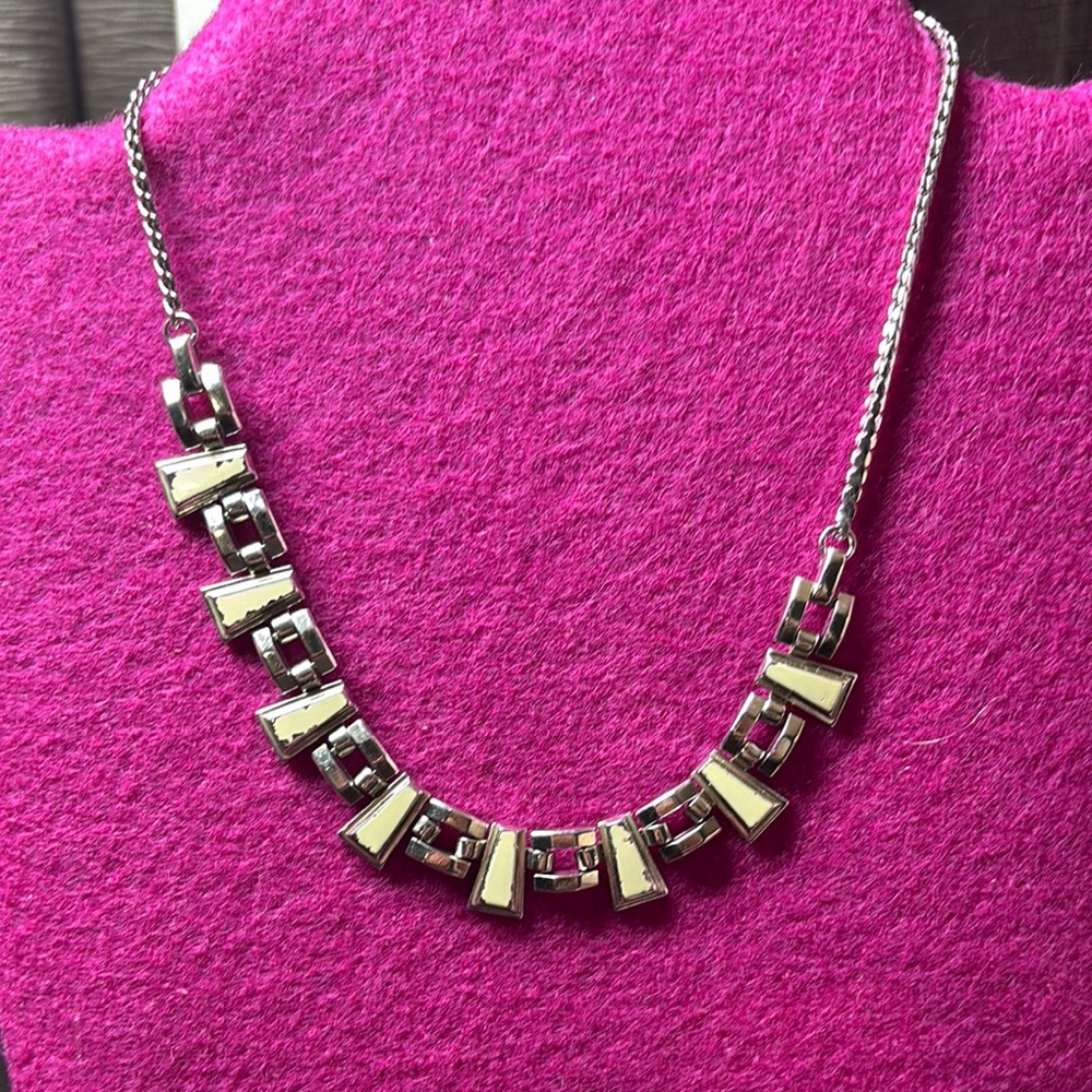 1940s lustern necklace